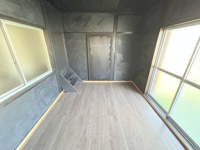 西旭ヶ丘戸建の洋室