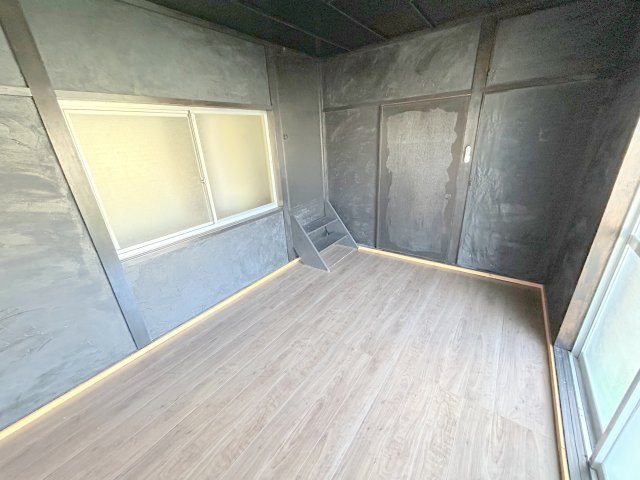 西旭ヶ丘戸建の洋室