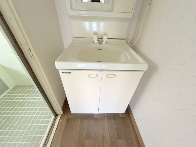 西旭ヶ丘戸建の洗面所