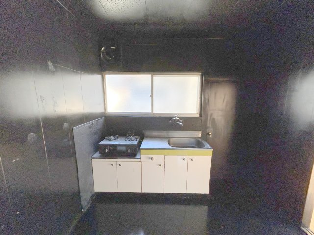 西旭ヶ丘戸建のキッチン