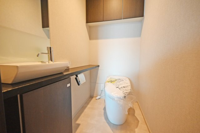 ザ・パークハウス大阪梅田タワーのトイレ|快適性を重視したトイレ。手洗いも完備されているので清潔に保てます。