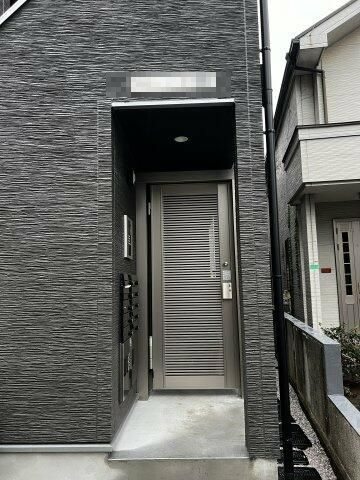 カインドネス柳沢中央のエントランス