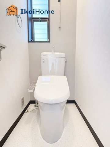 神戸市西区神出町東　中古戸建のトイレ|●年中無休：当日予約可●ウォシュレット、暖房便座、脱臭機能も標準装備。