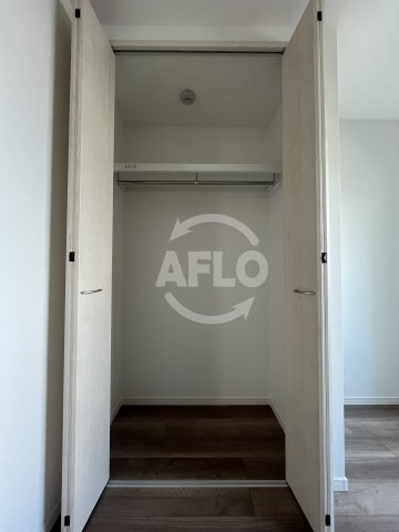 クレセント江坂の収納|クレセント江坂　クローゼット
