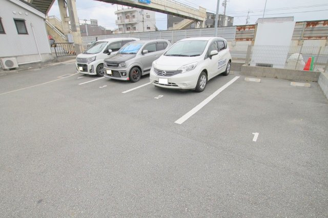 メゾンひだまりの駐車場|カースペースがあります