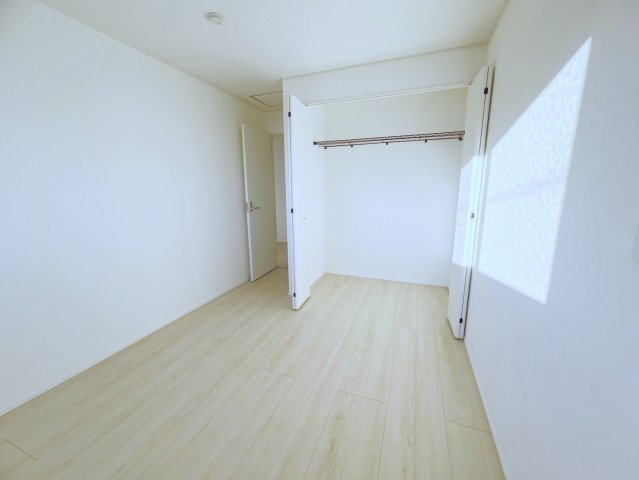 吉田町川尻　第5／の洋室