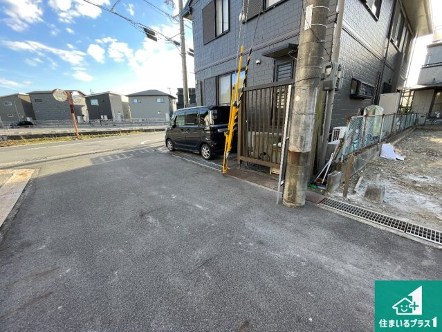 東近江市長勝寺町　第2期　新築一戸建ての前面道路含む現地写真|周辺は落ち着いた街並みの住宅地！子育てがしやすい住環境です！まだ未完成ですが、現地でしかわからない事もございます。是非一度ご覧ください。