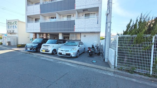 【駐車場】