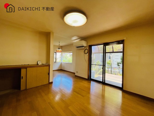 【居間・リビング】 | 川島町八幡2丁目　中古戸建