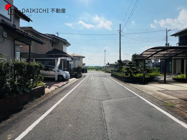 【前面道路含む現地写真】 | 川島町八幡2丁目　中古戸建