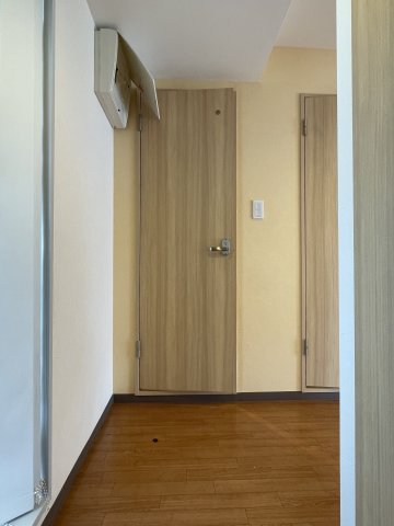 川崎市多摩区菅北浦３丁目の賃貸マンションの玄関