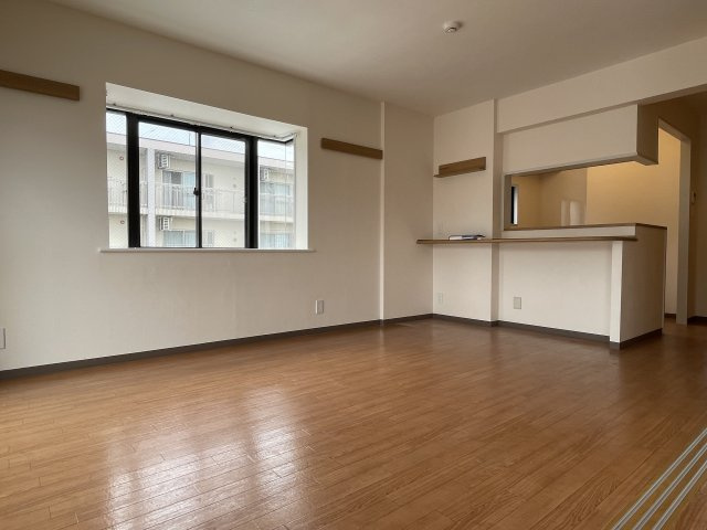 川崎市多摩区菅北浦３丁目の賃貸マンションの居間・リビング