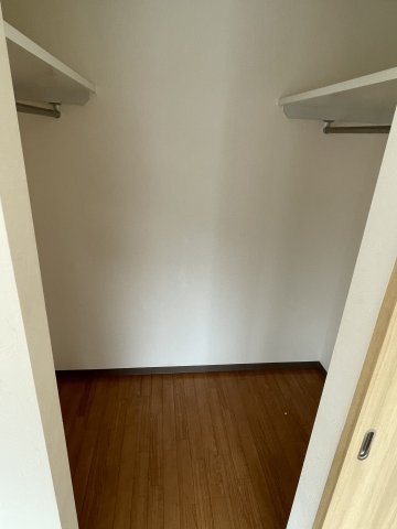川崎市多摩区菅北浦３丁目の賃貸マンションの収納