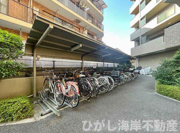 サーパス湘南代官町の駐輪場|敷地内駐輪場