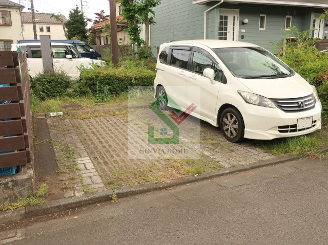 ベルコリーヌの駐車場