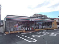 セブンイレブン東松山駅東口まで590m
