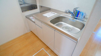 コンパクトなキッチンで掃除もラクラク