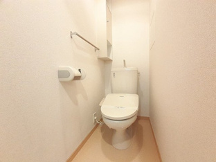 コンパクトで使いやすいトイレです