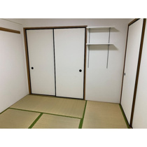 明るい色調の室内です