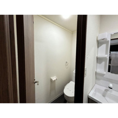 ゆったりとした空間のトイレです