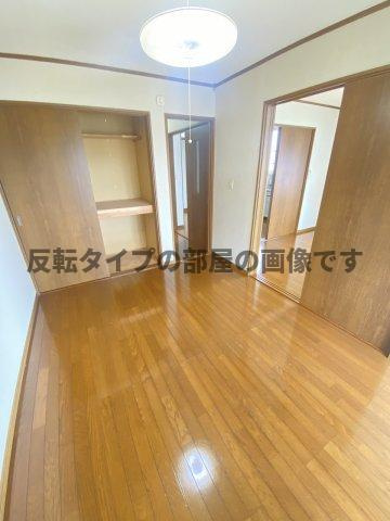 ハイツアローザの居間・リビング