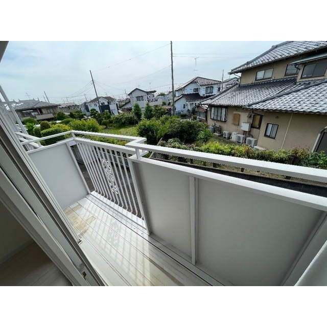 開放的で明るい空間を演出してくれるバルコニーです
