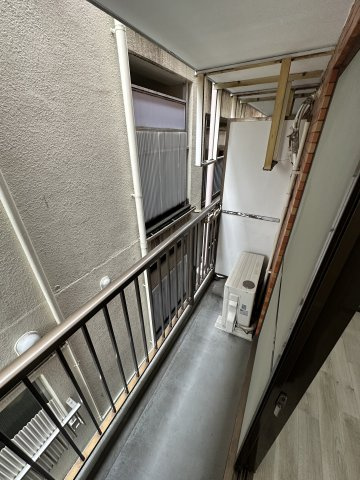 落ち着いた時間を過ごせるバルコニーです