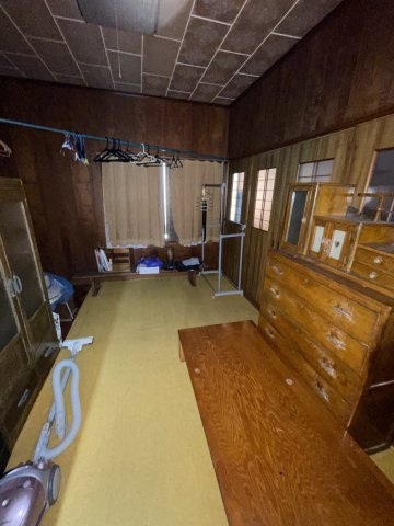 下泉町1丁目　中古戸建の洋室