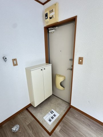 収納もある玄関です