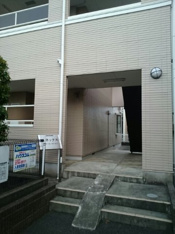 落ち着いたエントランスです