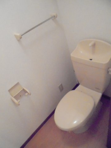 清潔感のあるトイレです