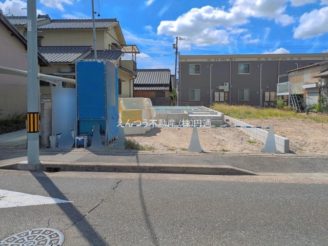 六田1期の前面道路含む現地写真