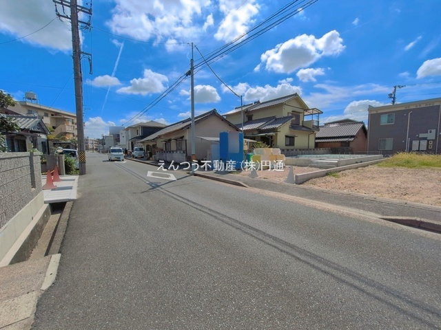 六田1期の前面道路含む現地写真