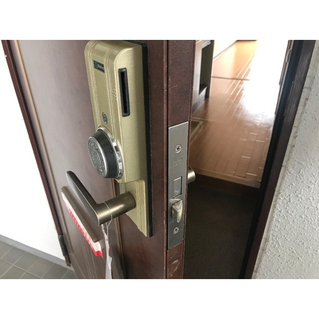 明るい玄関です