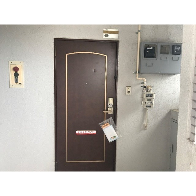 毎日通る玄関はこちらです