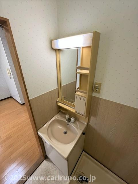 明るい洗面所です