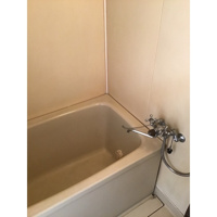コンパクトで使いやすいお風呂です