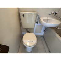 清潔感のあるトイレです