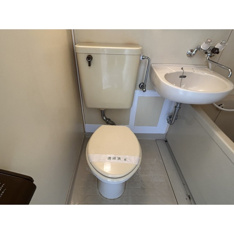 清潔感のあるトイレです