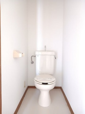 ゆったりとした空間のトイレです