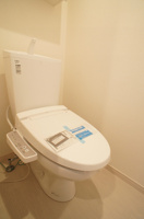 コンパクトで使いやすいトイレです