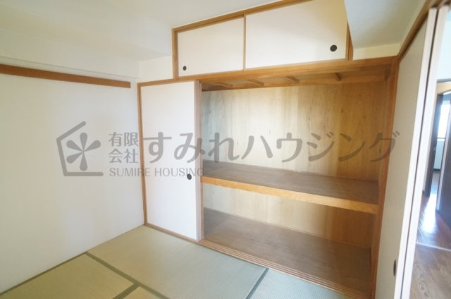 マルシェ伊丹の収納|参考、同建物・反転間取りの号室