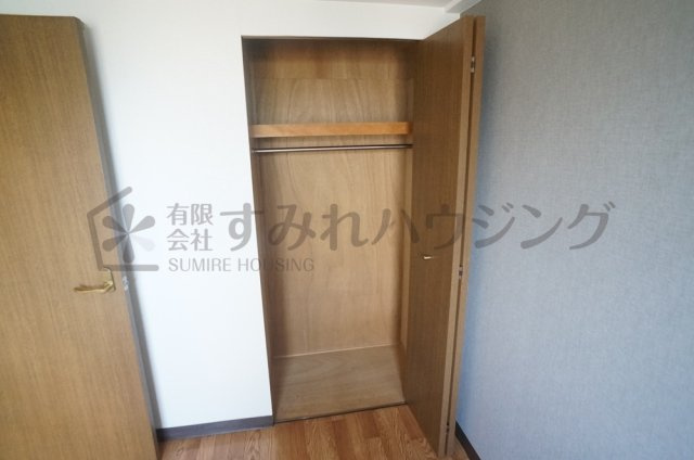 マルシェ伊丹の収納|参考、同建物・反転間取りの号室