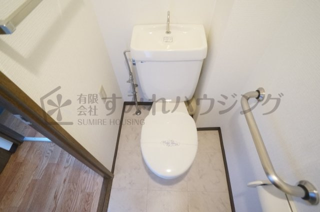 マルシェ伊丹のトイレ|参考、同建物・反転間取りの号室