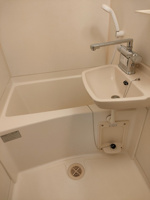 コンパクトで使いやすいお風呂です