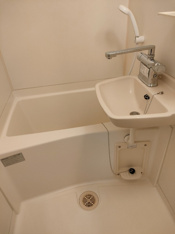 コンパクトで使いやすいお風呂です