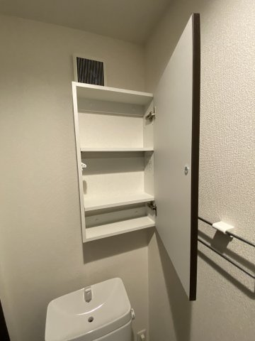 コンパクトで使いやすいトイレです