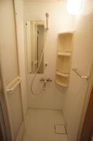 コンパクトで使いやすいシャワールームです