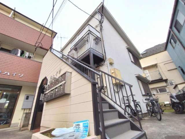 清潔なエントランスです