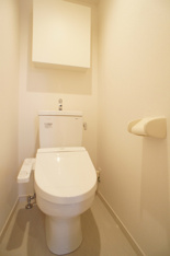 コンパクトで使いやすいトイレです